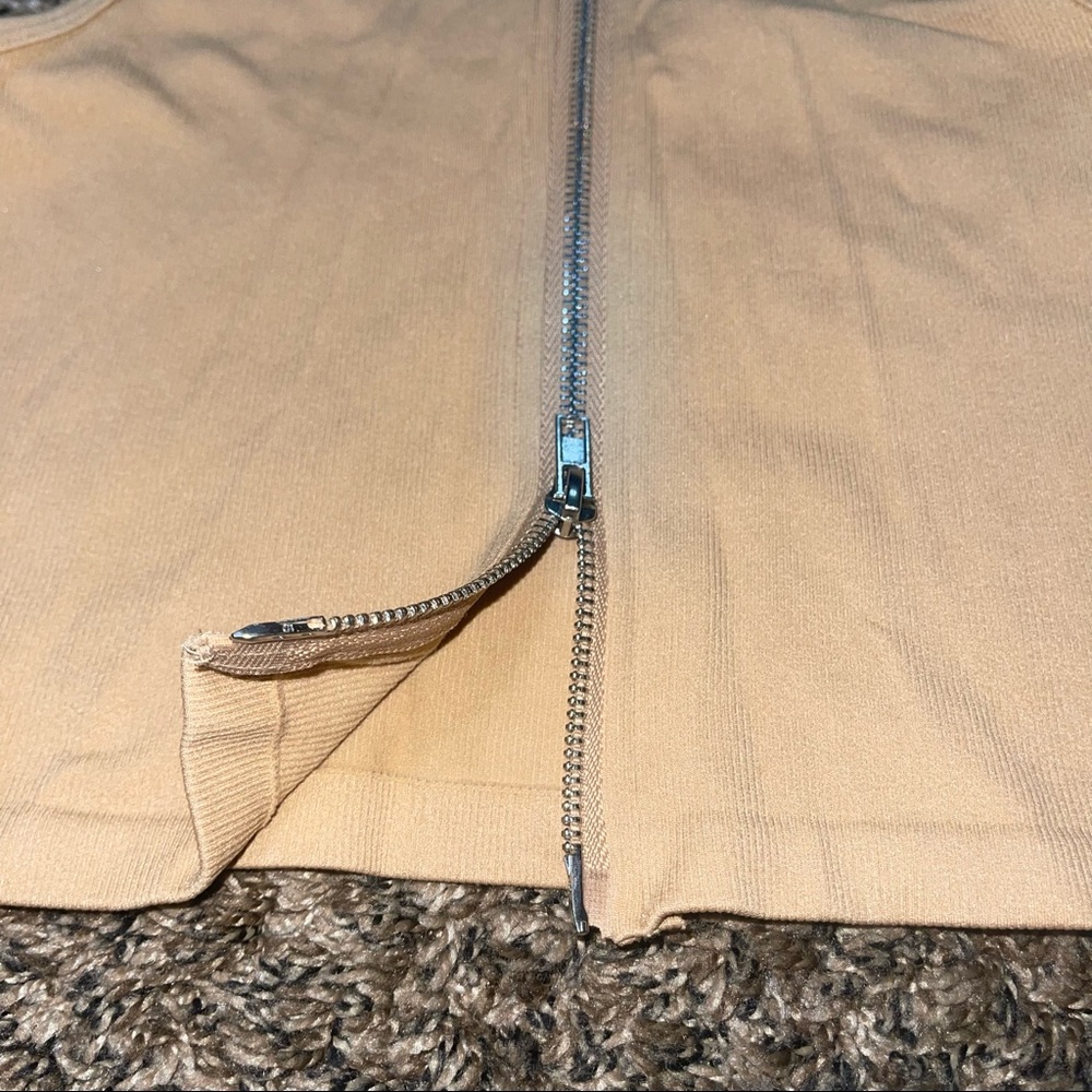 Zipper Tank - Picture 3 of 6
